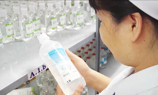 Điều trị sốt xuất huyết: Có thêm 1.500 túi dịch truyền Dextran được nhập về