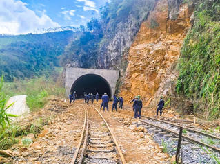 Vùng mỏ vượt khó sau bão dữ