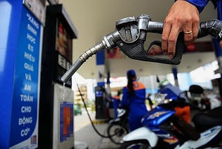 TP HCM: 54 cửa hàng tạm hết xăng dầu