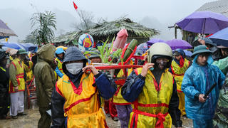 [ẢNH] Lễ hội rước sinh thực khí ở Lạng Sơn