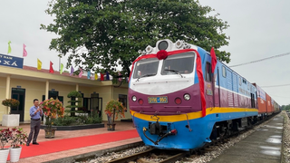 Chạy lại đôi tàu khách liên vận Việt - Trung, từ ga Gia Lâm, Hà Nội