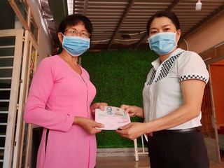 Nữ cán bộ Mặt trận đi đầu trong phòng, chống dịch Covid-19
