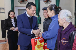 Tri ân cội nguồn