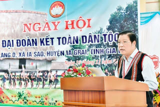  Gia Lai: Trưởng Ban Nội chính Trung ương Phan Đình Trạc dư ‘Ngày hội Đại đoàn kết’ tại làng Ó