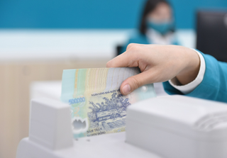 Nghiêm cấm ngân hàng thương mại tự do tăng lãi suất