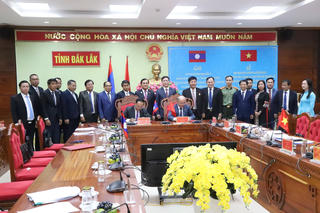 Đắk Lắk đón nhận Huân chương Lao động Hạng I của Chính phủ Lào và ký kết Bản ghi nhớ với tỉnh Sekong