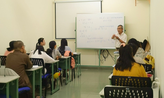 Siết chuẩn đầu ra ngoại ngữ