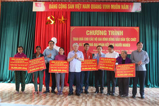 Trao yêu thương  để thắp lên hy vọng