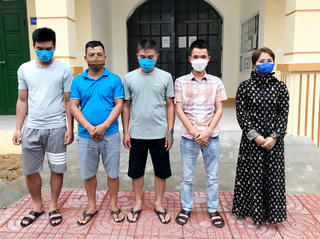 Hà Tĩnh: Khởi tố 5 đối tượng trong đường dây đánh bạc quy mô lớn