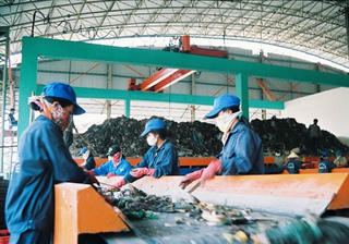 Đẩy mạnh việc xử lý chất thải rắn