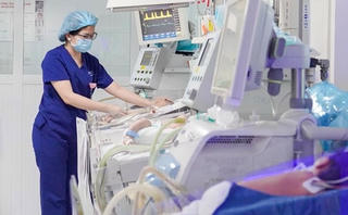 Chọn ngày giờ sinh: Niềm tin đẹp, hệ lụy khó lường