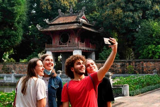 Lượng khách quốc tế đến Việt Nam tăng cao trong 8 tháng đầu năm, nhờ đâu?