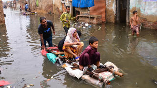 Mưa lũ tàn phá Pakistan
