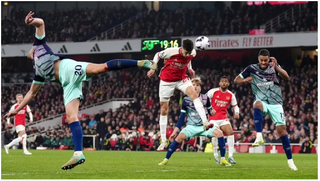 Thắng Brentford, Arsenal giành ngôi đầu bảng ở vòng 28 Premier League
