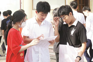 Đồng hành cùng sĩ tử thi vào lớp 10
