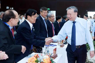 Tổng Bí thư Tô Lâm gặp mặt cán bộ lão thành cách mạng, người có công tiêu biểu