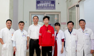 Thiếu niên mắc bệnh lý hiếm gặp được cứu sống
