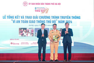 Trao giải cuộc thi 'Vì an toàn giao thông Thủ đô'