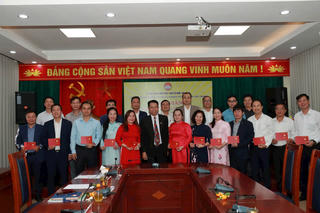 Bế giảng Lớp bồi dưỡng nghiệp vụ công tác Mặt trận dành cho cán bộ chuyên trách cấp vụ và tương đương