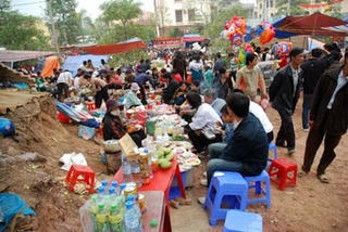 Đề phòng ngộ độc thực phẩm khi du lịch mùa hè