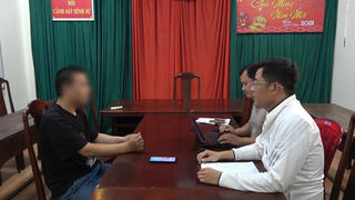Tạm giữ đối tượng giật túi xách của người phụ nữ đi đường