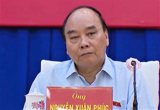 Chủ tịch nước Nguyễn Xuân Phúc tiếp xúc với cử tri TP Thủ Đức