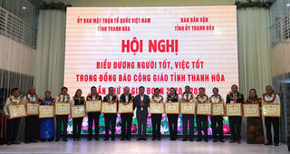 Thanh Hóa: Biểu dương những người 'kính Chúa, yêu nước'