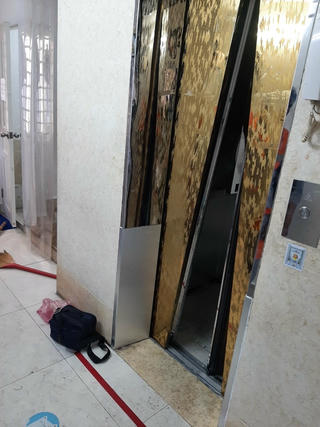 TP HCM: Cứu 9 nạn nhân mắc kẹt trong thang máy