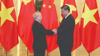 Vươn lên trong gian khó