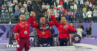Thưởng nóng đô cử Lê Văn Công giành Huy chương Đồng Paralympic