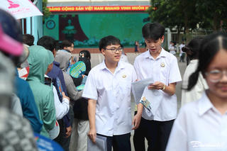 Điểm chuẩn tổ hợp xét tuyển có môn Toán, Tiếng Anh sẽ giảm 1 đến 2 điểm