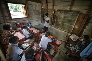 'Không còn sự cô lập': Trường học cho trẻ em khiếm thính ở Guinea Xích đạo