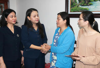 Vượt qua khó khăn, sớm ổn định cuộc sống