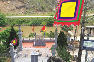 Qua cửa Thần Phù