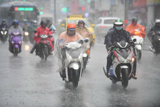 Hà Nội ô nhiễm không khí dài ngày