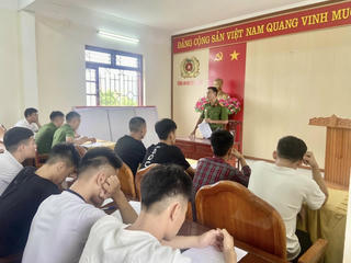 Hà Tĩnh: Triệu tập 15 thanh niên mang dao phóng lợn gây rối ở bãi tắm