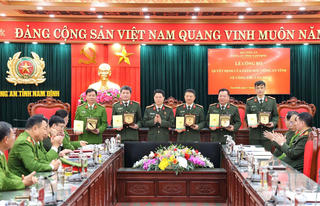 Nam Định: 10 lãnh đạo cấp phòng công an xin nghỉ hưu trước tuổi
