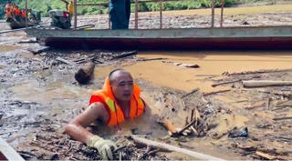 Tìm thấy một nạn nhân bị lũ cuốn ở Mường Pồn