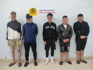 Đà Nẵng: Bắt 5 nghi phạm xin tránh mưa ngập ở siêu thị để lấy trộm 130 điện thoại 