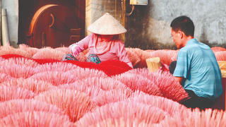 Làng hương vào vụ Tết