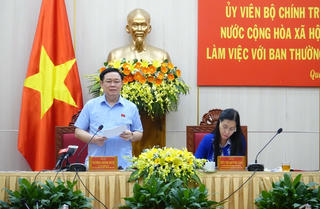 Chủ tịch Quốc hội làm việc với Ban Thường vụ Tỉnh ủy Quảng Ngãi