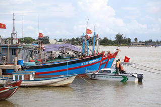 Không cấp phép tàu thuyền đi vào vùng nguy hiểm bão số 7