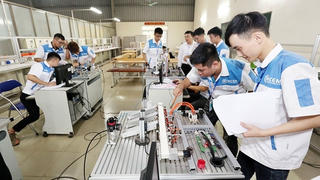 Hướng nghiệp từ bậc THPT là muộn