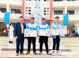 Quảng Nam: Cặp song sinh giành Huy chương vàng tại kỳ thi Toán quốc tế