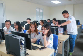 Hàng tỷ đồng học phí được trả lại