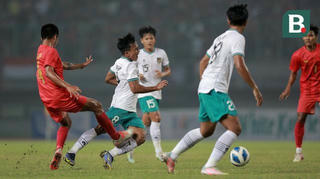 Cổ động viên U19 Indonesia buồn vì đội nhà bị loại
