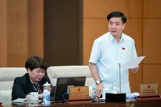 Xe đưa đón học sinh phải có thiết bị ghi nhận hình ảnh và cảnh báo để chống bỏ quên trẻ