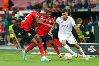 AS Roma dắt tay Sevilla cùng vào chung kết Europa League