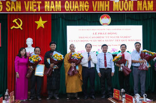 Mặt trận An Giang phát động Tháng cao điểm 'Vì người nghèo'