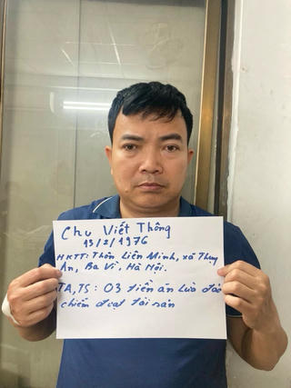TP HCM: Bắt đối tượng giả Công an để lừa 'chạy án'